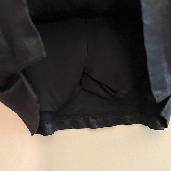 Greg Norman Black Faux Brushed Suede Golf Skort – Size 8 Like New - Picture 12 of 14